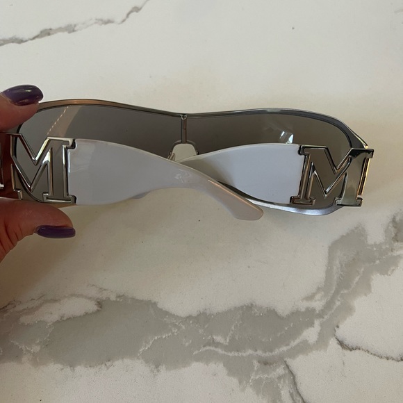 Missoni Vintage Sunglasses | Silver - Picture 7 of 7